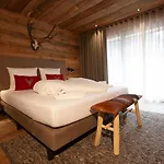 Nova Gosta Montafon Neu By Pferd Auf Wolke アパート
