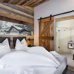 Nova Gosta Montafon Neu By Pferd Auf Wolke アパート